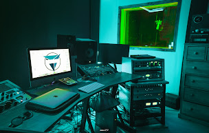 Photo n°2 de Studios Trinity à Quincy-Voisins (Studio de photographie)