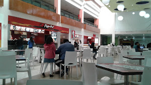 El Quinde Shopping Plaza 9