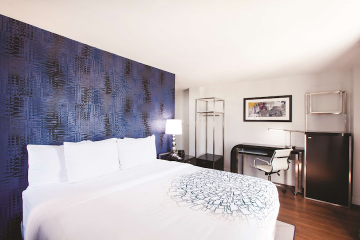 La Quinta Inn & Suites by Wyndham Dallas Downtown by null