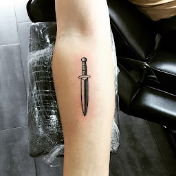 Photo n°32 de DES CORPS INK Tattoo à Rouen (Tatoueur)
