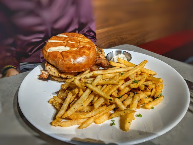 Anthonie's Market Grill