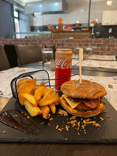 Photo 3 - House Burgers