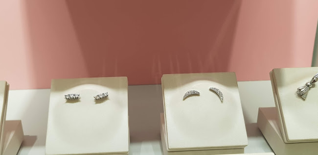 Reviews of Pandora Leicester Highcross in Leicester - Jewelry