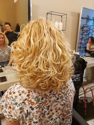 Yentl's Hairline Gallery - Netherlands