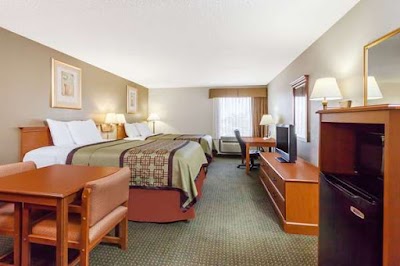 Days Inn & Suites by Wyndham New Iberia