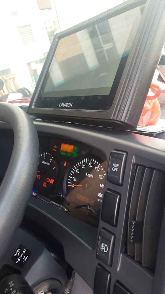 Hong Wee Auto Pte Ltd - car servicing Singapore facility photo 2