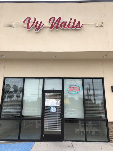 Vy Nails Logo