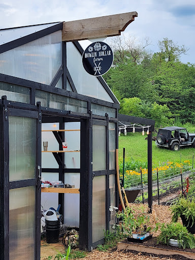 Howlin Hollar Farm - Thumbnail
