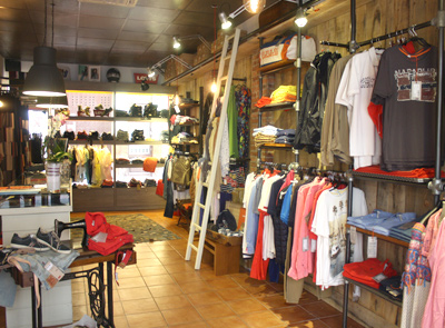 Moda home, dona a Lloret, Hemisphery - Thumbnail