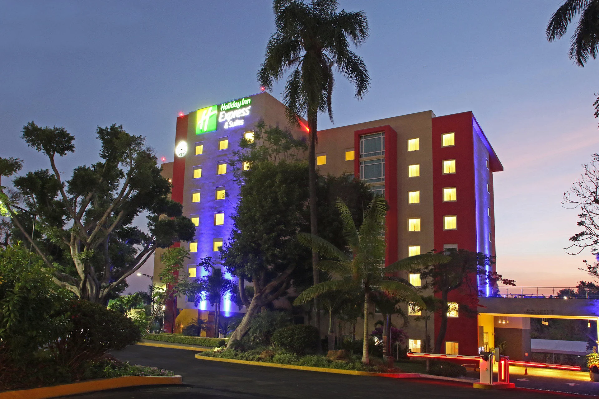 Holiday Inn Express & Suites Cuernavaca by IHG