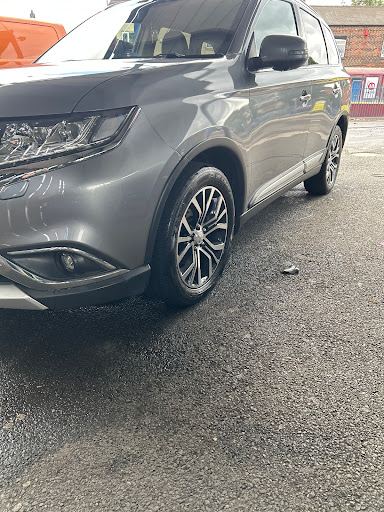 Tong Hand Carwash