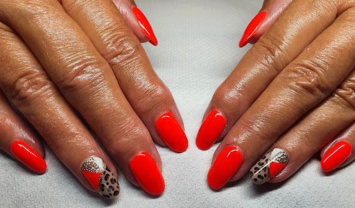 Bloom Nails - Visual