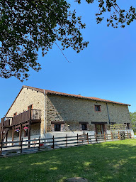 Photo n°2 de The Old Barn Laurel & Hardy Gîtes à Saint-Sornin-la-Marche (Maison de vacances)