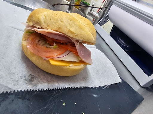 LUALDOM MINIMARKET AND DELI Gallery - United States