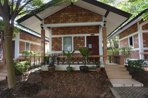 Hot rod cafe & hotel