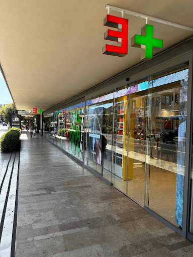 Yalıkavak Marina Eczanesi
