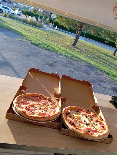 Photo 8 - Deliziosa Pizza