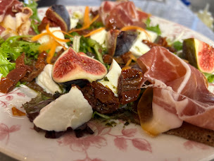 Photo n°67 de La Cantine Du Curé à Nantes (Saladerie)