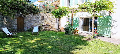 Photo de Gîte Le Puy Simbert (gîte de groupe avec piscine en Vendée, proche Puy du Fou) à Chambretaud (85500)