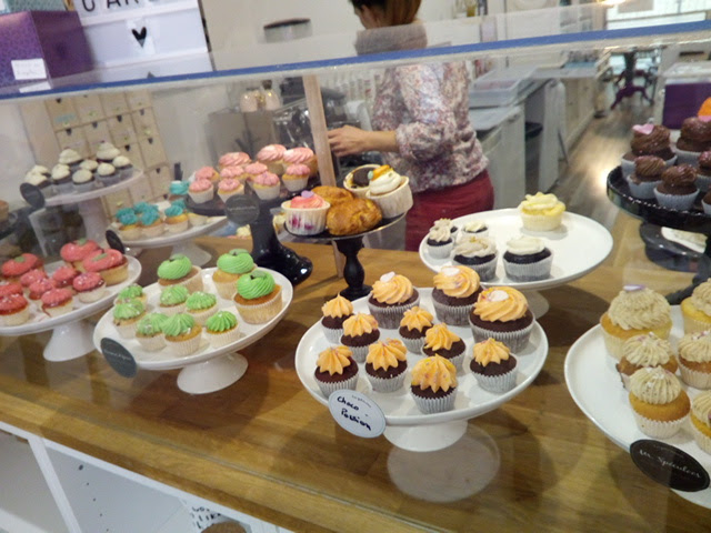 Cuppin's Teahouse & Cupcakes