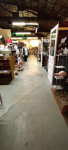 6th Street Vendor Mall - Thumbnail