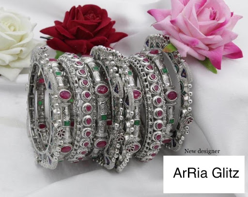 Arria Glitz - Visual