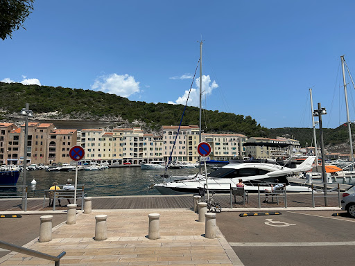 Parking bonifacio - Thumbnail
