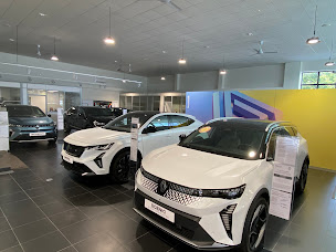 Photo n°9 de Renault Deauville - Gueudet 1880 à Deauville (Vendeur de voitures d'occasion)