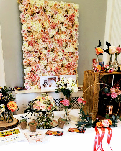 Flowers & Pop. Weddings & Events Florist. - Thumbnail