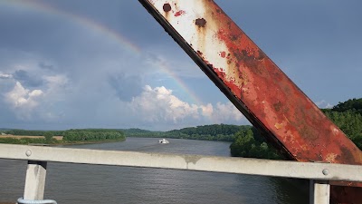Photos of Lincoln Trail Bridge