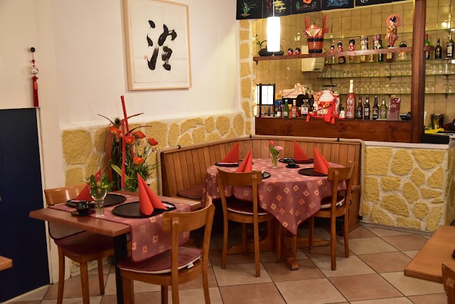 Café-Restaurant UME, Mme Chen Rong