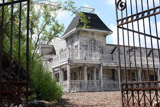HellsGate Haunted House