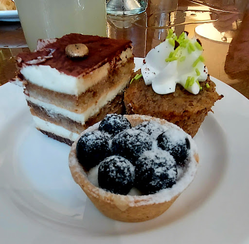 Trevi's Restaurant - Visual