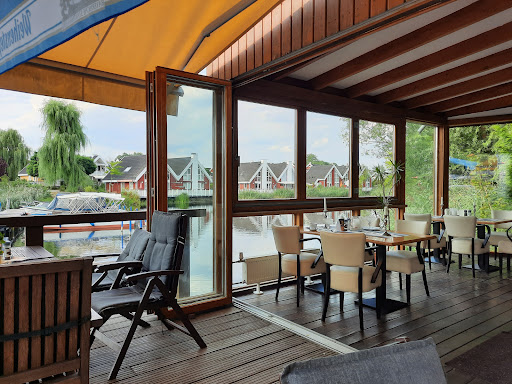 Hafenrestaurant, Bootsvermietung