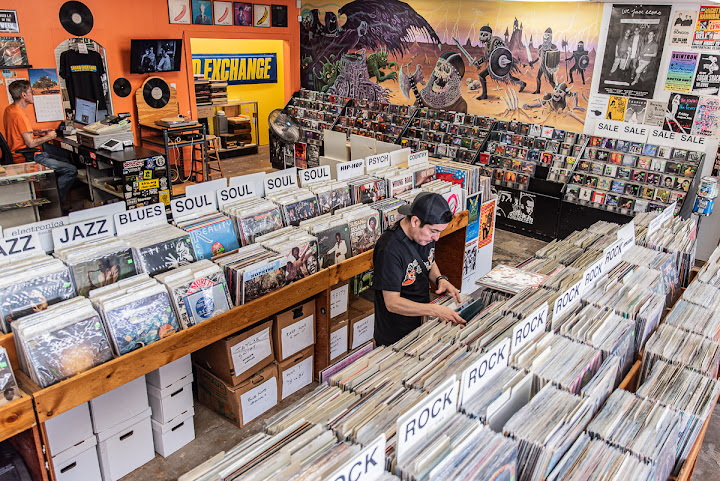 Sound Exchange - WE BUY RECORDS, CDS & Turntables - ALWAYS PAYING THE MOST! by null