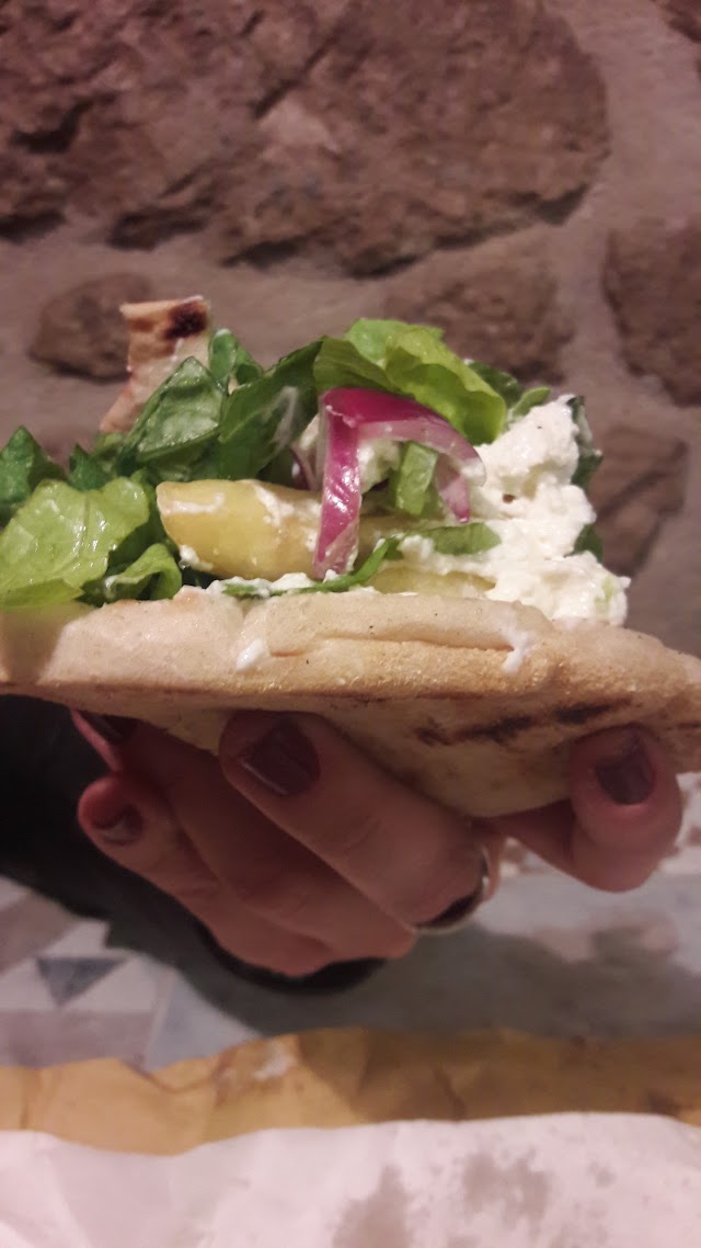 Kalapà Specialità Greche Patate ripiene Kumpir