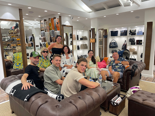 AUTHENTiC Bags&Shoes Main Shop