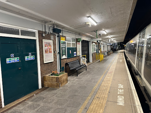 Apsley Train Station