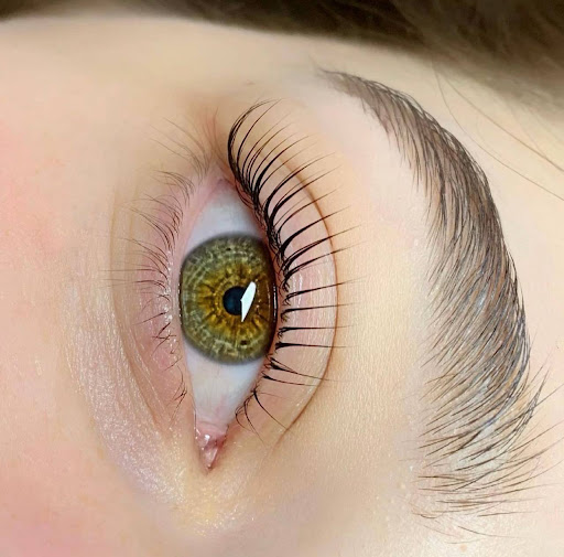 Natural brows & lashes