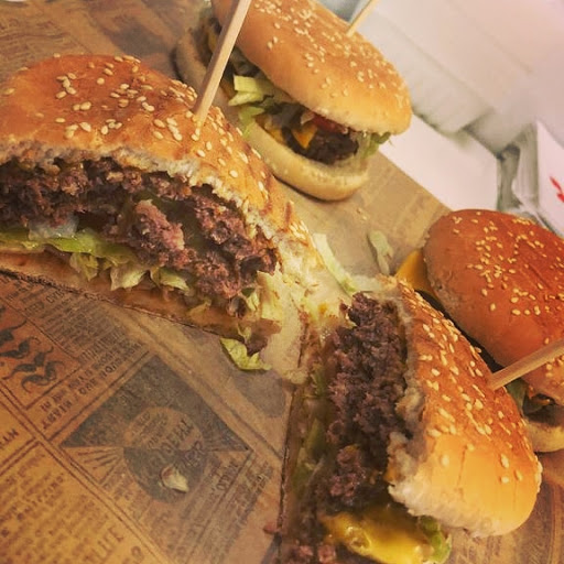 Photo 1 - Le Gourmet Burger