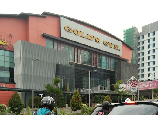 Gold's Gym, Author: Tesa Jamilatul Qomariah