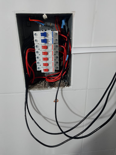 ELETRICISTA ANDERSON SANTOS MANUTENÇÃO E INSTALAÇÕES ELÉTRICAS