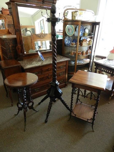 Clock Corner Antiques - Visual
