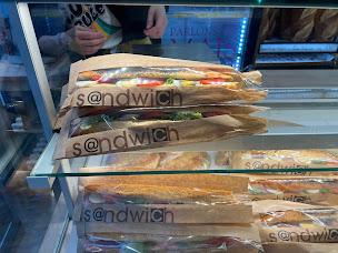 Photo n°8 de Boulangerie centre-ville « Stéphanie et Vincent » à Saint-James (Boulangerie)