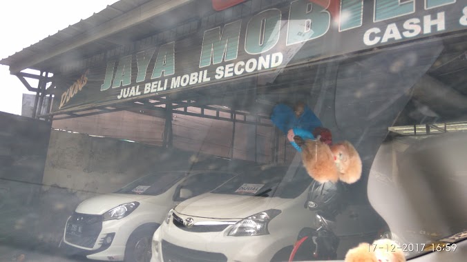 Djon's Jaya Mobilindo, Author: Qoyah Catty