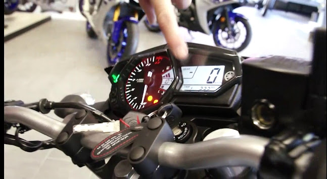 Rezensionen über Möri Sport AG Moto Center Seeland in Biel - Motorradhändler