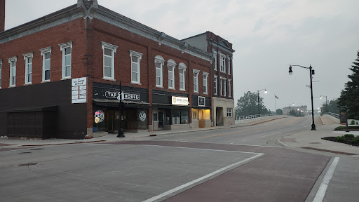 B’s Tap House - Thumbnail