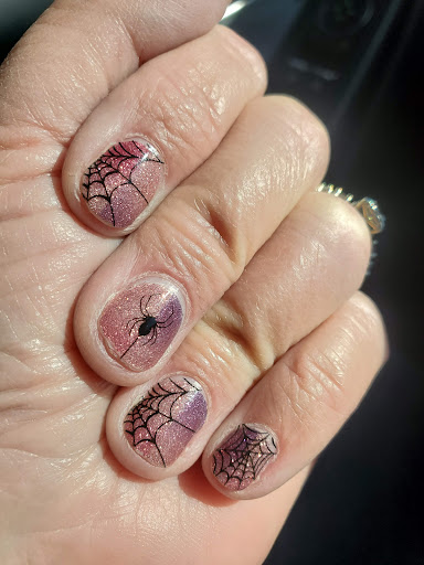 Worms Pretty Nails - Visual