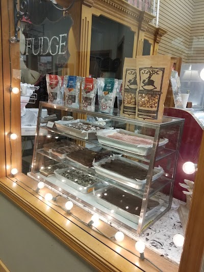 Fudge Hut & Garnishes Boutique