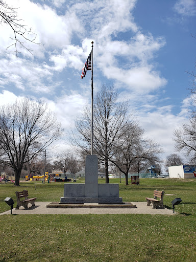 Veterans Memorial - Le Sueur - Thumbnail
